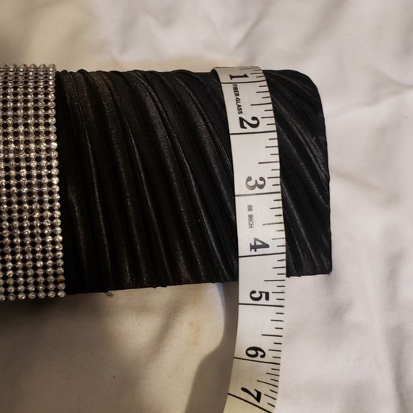 Clutch - Picture 6 of 8